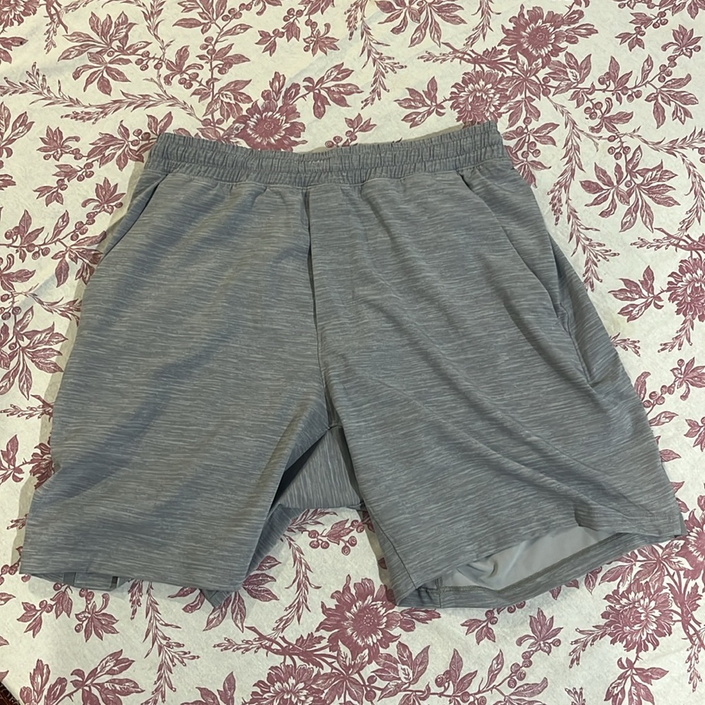 Men’s Lululemon Pace breaker lined short 7”